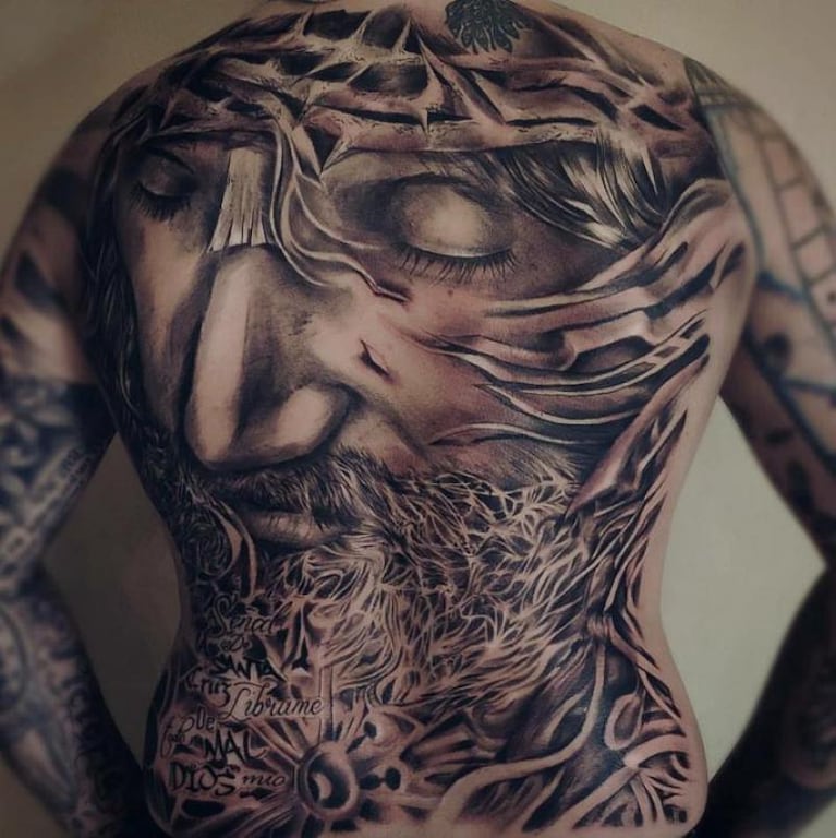 El impresionante tatuaje de Jesús que se hizo Ulises Bueno