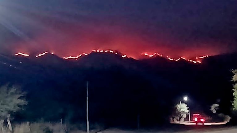 El incendio avanza entre los valles de Traslasierra y Calamuchita.