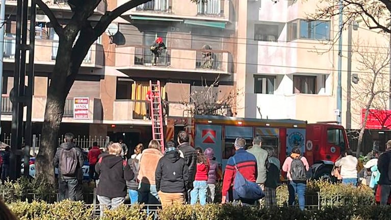 El incendio causó alarma en la zona de Plaza Colón.