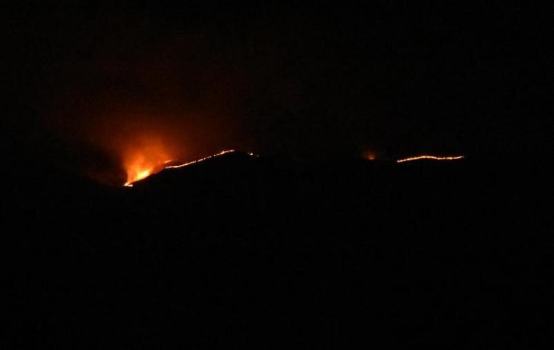 El incendio en Santa María de Punilla puede verse desde Córdoba capital.