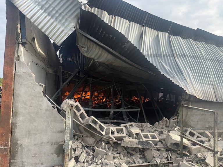 El incendio fue en una fábrica de sillones de El Quebrachal, en las afueras de Córdoba capital.