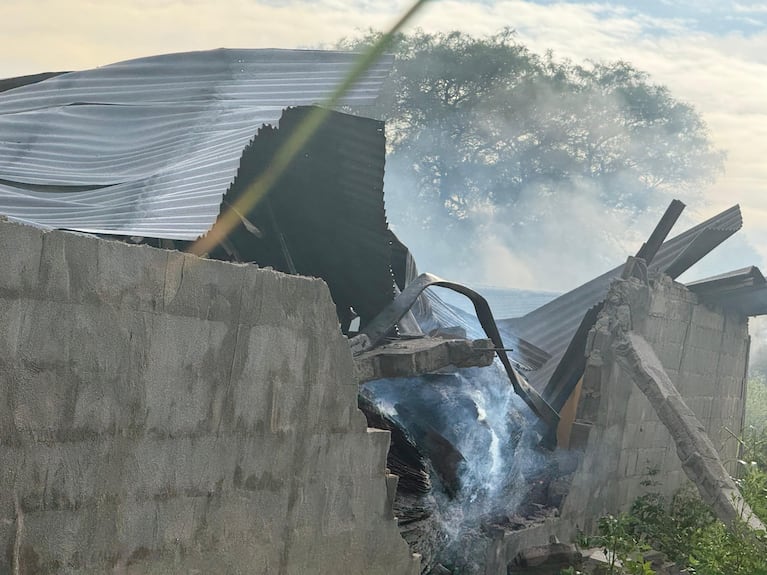 El incendio fue en una fábrica de sillones de El Quebrachal, en las afueras de Córdoba capital.