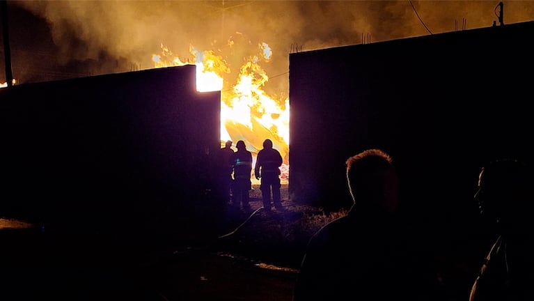 El incendio originado en barrio San Jorge.