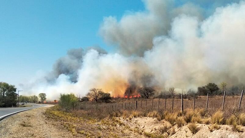 El incendio originado en el valle de Punilla.