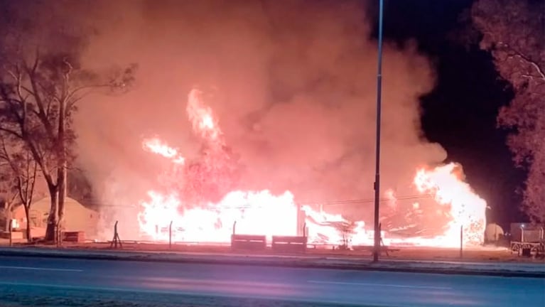 El incendio originado en Villa del Prado.
