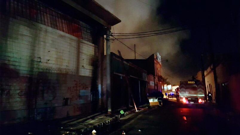 El incendio provocó daños totales en el galpón. 