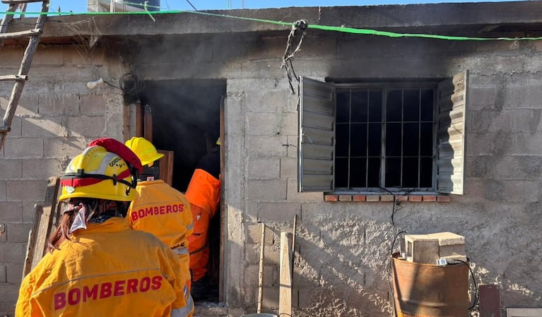 El incendio se desencadenó en la zona rural de Villa de Pocho.