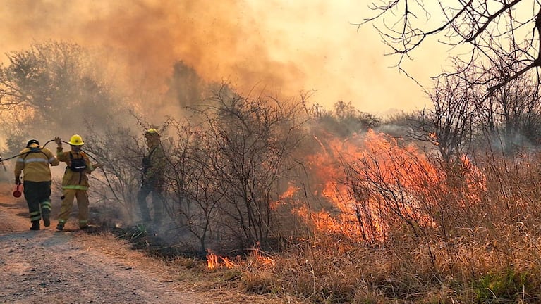 El incendio se originó cerca de La Calera.