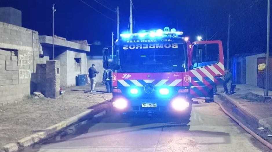 El incendio se produjo en la madrugada de este lunes.