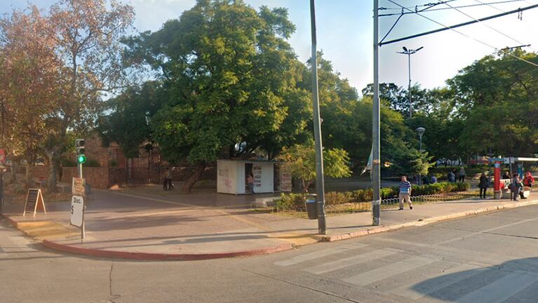 El incidente ocurrió en la plaza Jerónimo del Barco. Foto: Google Street View.