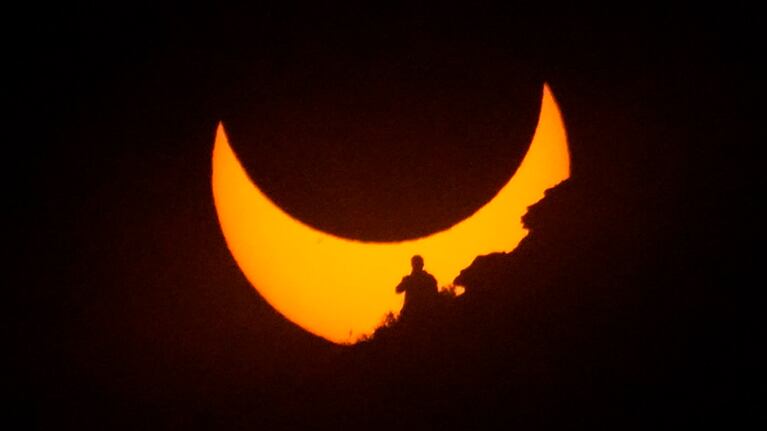 El increíble momento del eclipse solar anular en Comodoro Rivadavia.