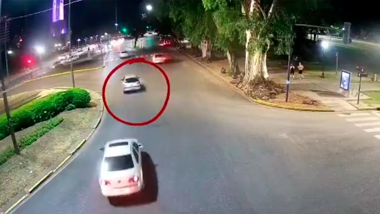 El intendente de Rosario aseguró que el auto iba al doble de la velocidad permitida.