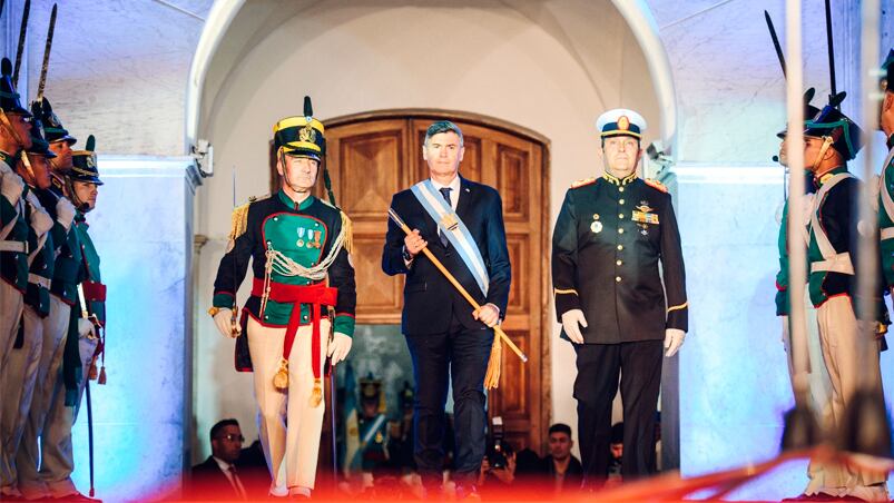 El intendente Passerini encabezó el cambio de Guardia en el Cabildo.