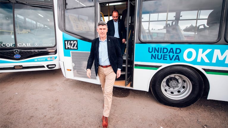 El intendente Passerini entregó colectivos cero kilómetro.