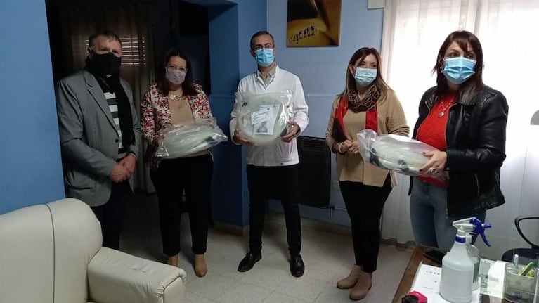 El intendente ya entregó más de 10 cápsulas al hospital.