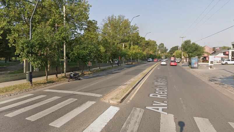 El intento de robo ocurrió en la puerta del colegio La Salle, en barrio Argüello.