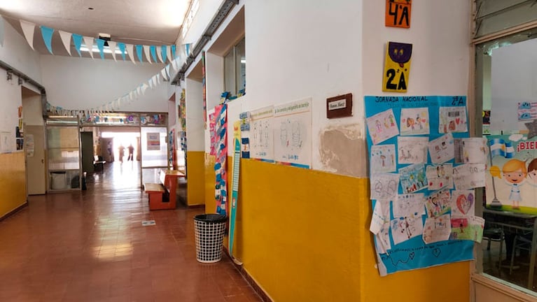 El interior de la escuela Santiago del Estero.