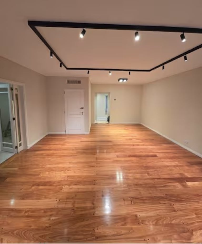 El interior del departamento de Adorni.