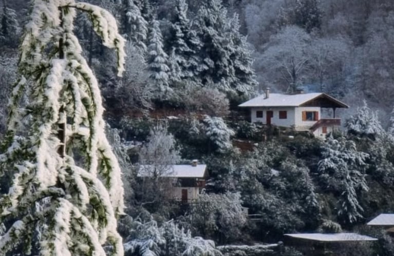 El invierno arrancó con nieve en las sierras cordobesas.