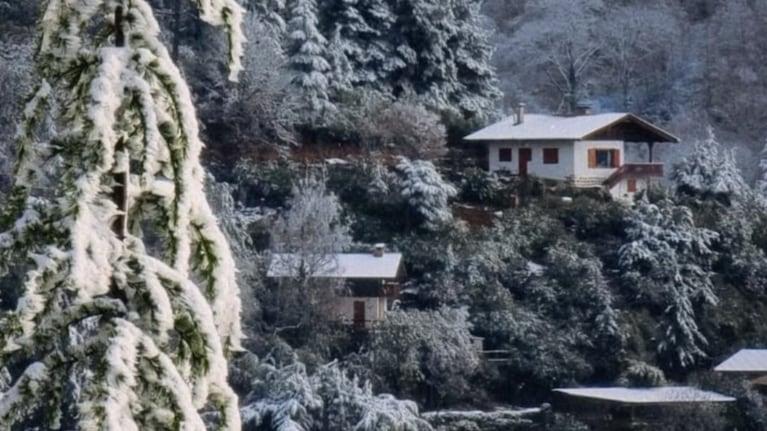 El invierno arrancó con nieve en las sierras cordobesas.