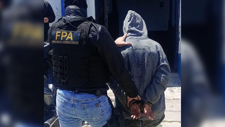 El joven de 25 años fue detenido en plena vía pública de la ciudad.