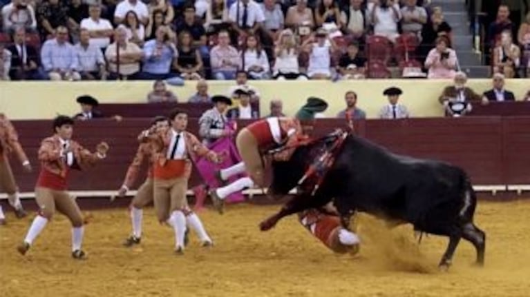 El joven debutaba como torero en Lisboa, Portugal.