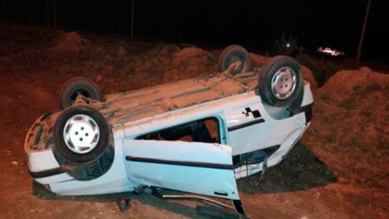 El joven fallecido viajaba como acompañante en el Renault Clío que volcó en General Deheza.