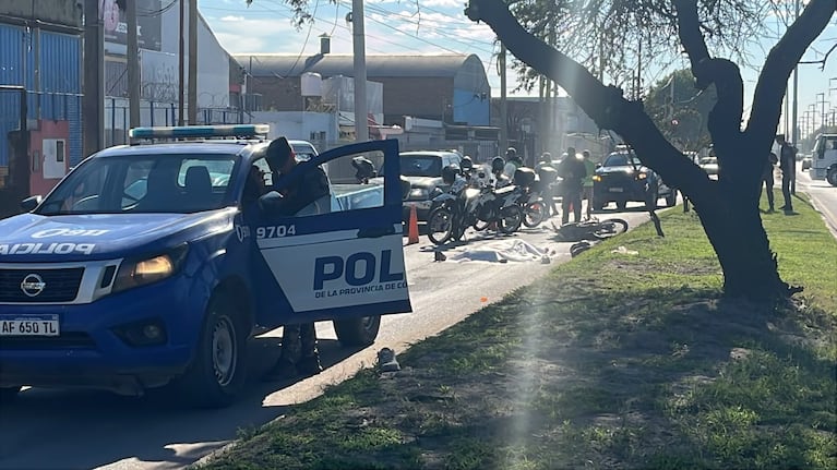 El joven falleció en el lugar a causa del choque.