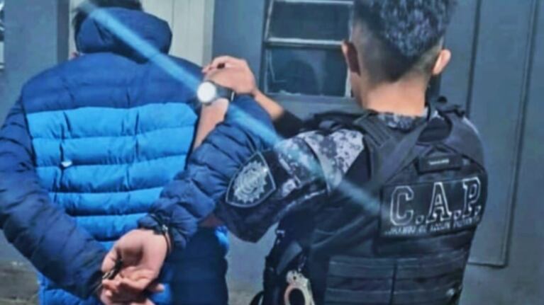El joven quedó detenido tras amenazar a su padrastro.