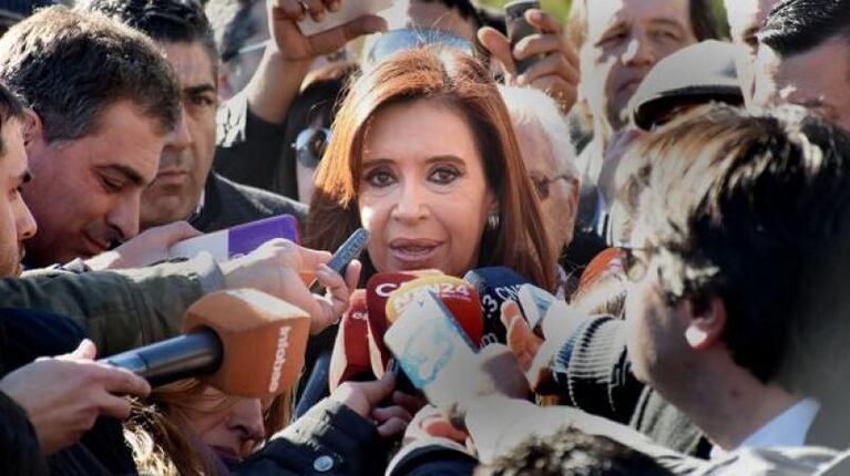 El juez Bonadío ordenó congelar las cuentas de Cristina