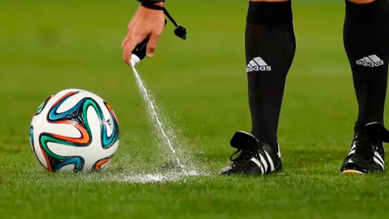 El juez podría disponer embargos a bienes y cuentas de FIFA por el uso del aerosol.