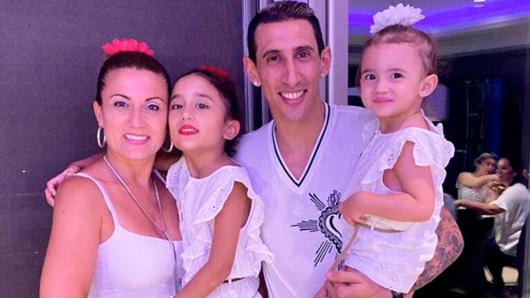 El jugador de la Scaloneta junto a su familia.