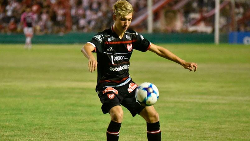 El juvenil sigue los pasos de su padre y se marcha rumbo al fútbol alemán.