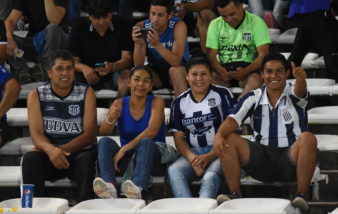 El Kempes fue una fiesta albiazul en la reanudación de la Superliga. Foto: Lucio Casalla / ElDoce.tv