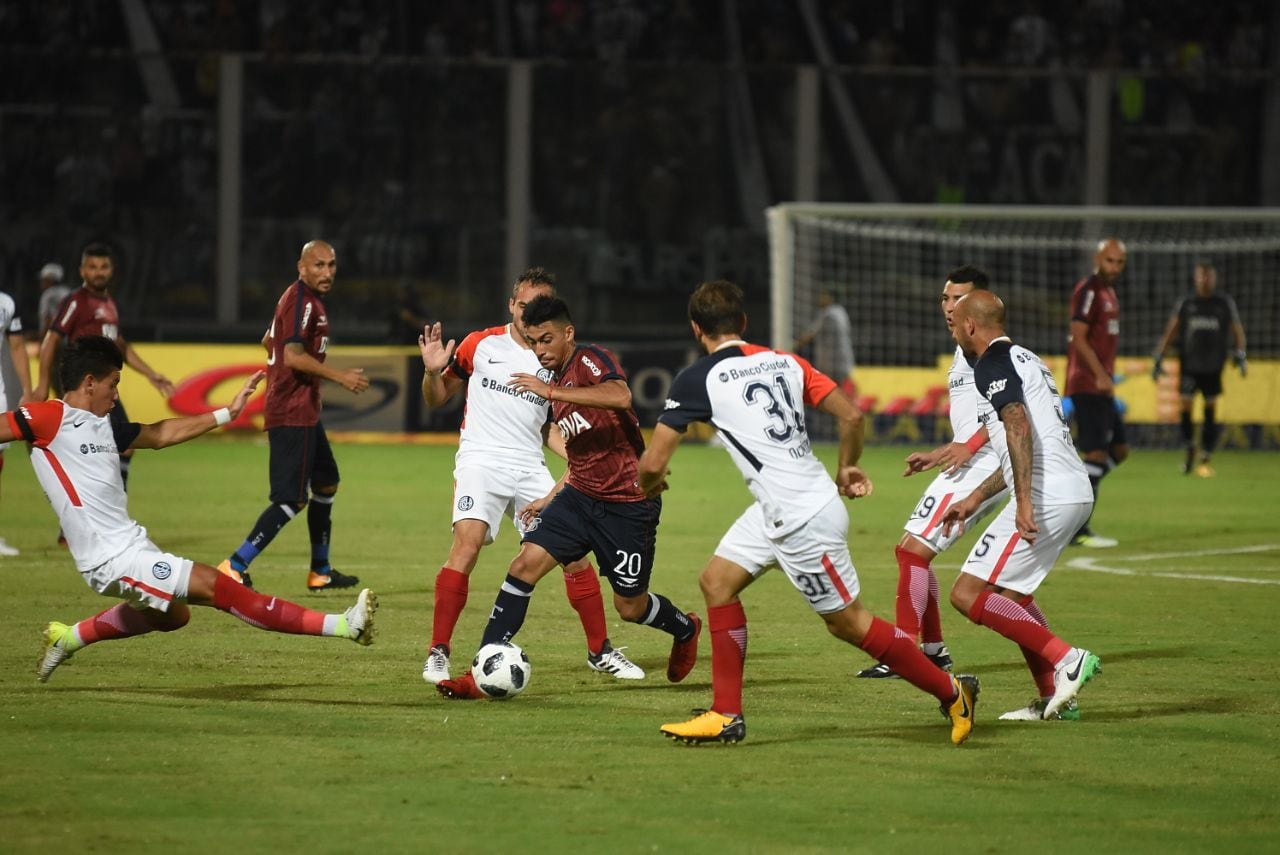 El Kempes fue una fiesta albiazul en la reanudación de la Superliga. Foto: Lucio Casalla / ElDoce.tv