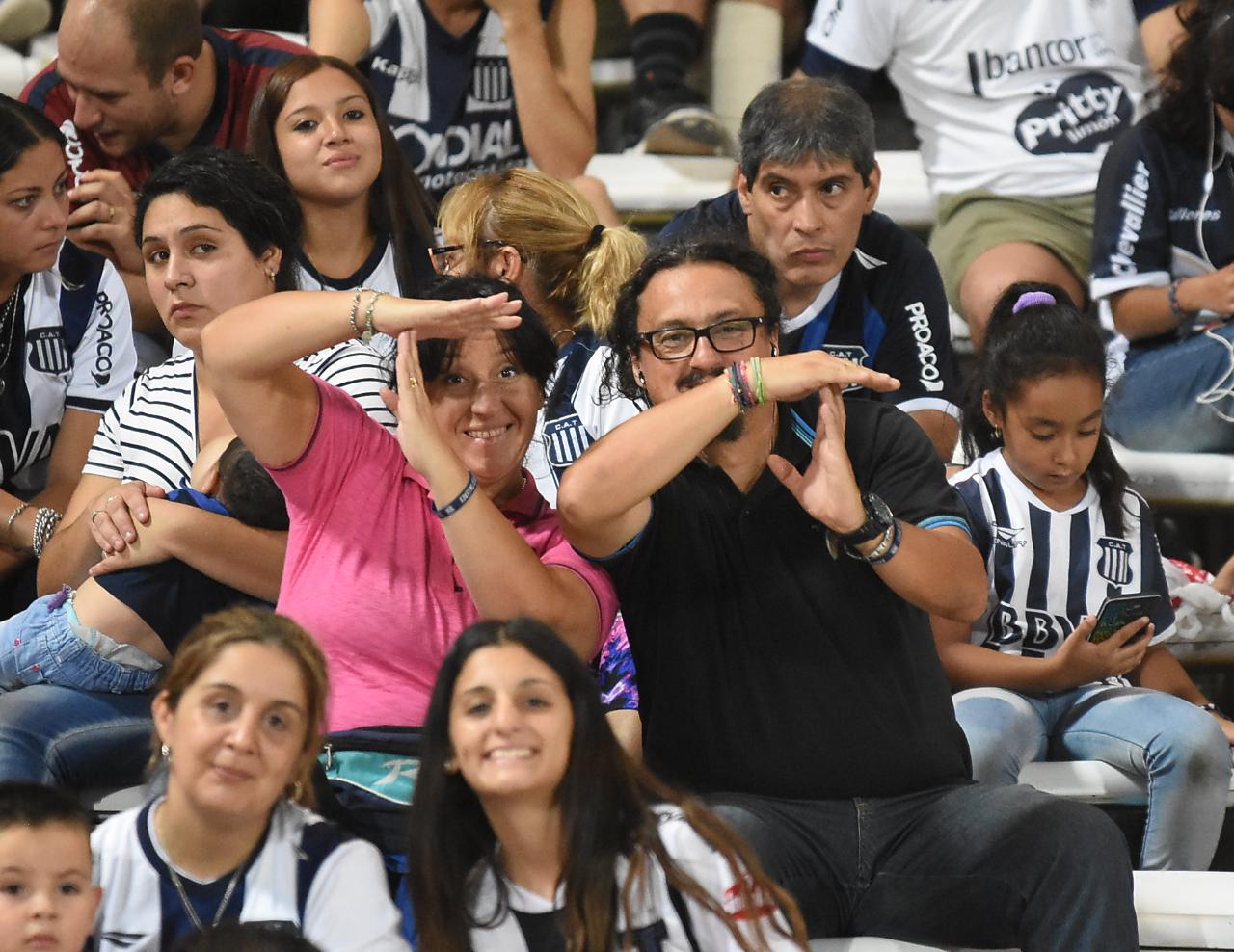 El Kempes fue una fiesta albiazul en la reanudación de la Superliga. Foto: Lucio Casalla / ElDoce.tv