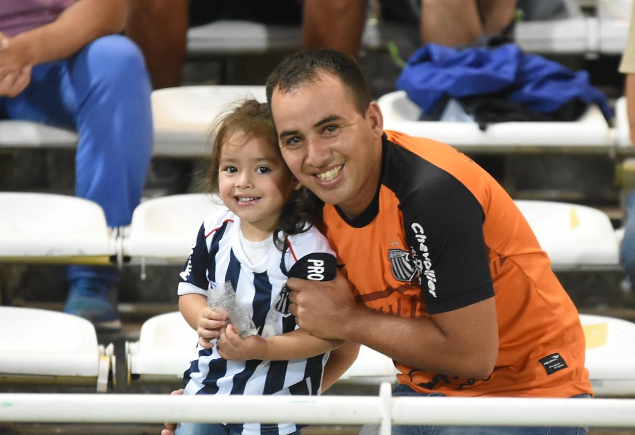 El Kempes fue una fiesta albiazul en la reanudación de la Superliga. Foto: Lucio Casalla / ElDoce.tv