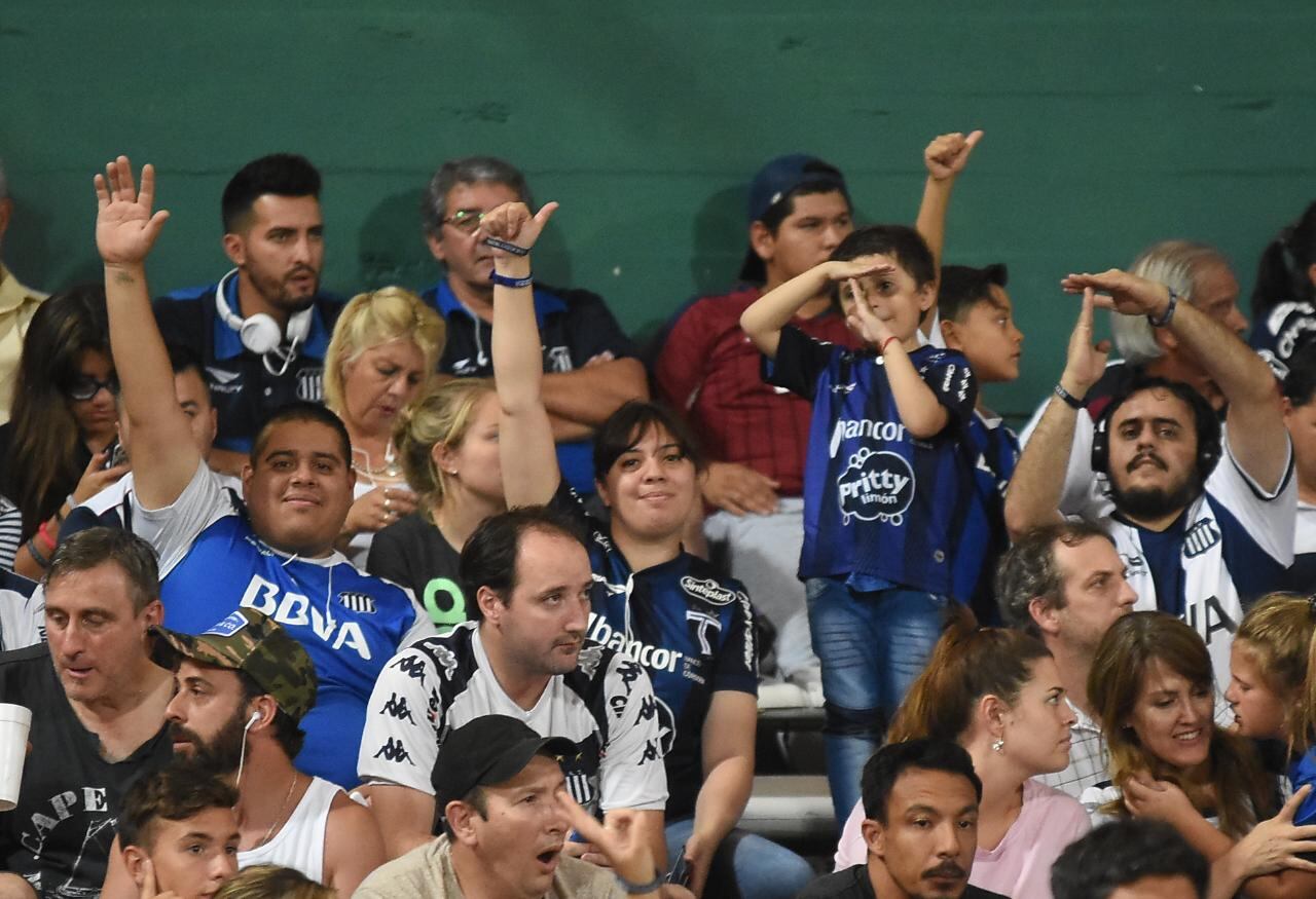 El Kempes fue una fiesta albiazul en la reanudación de la Superliga. Foto: Lucio Casalla / ElDoce.tv