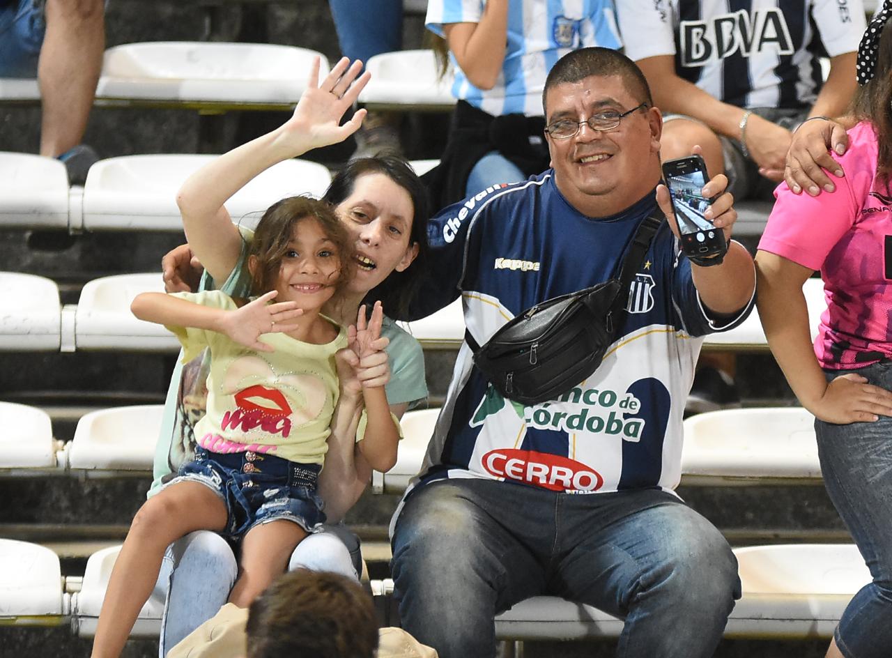 El Kempes fue una fiesta albiazul en la reanudación de la Superliga. Foto: Lucio Casalla / ElDoce.tv