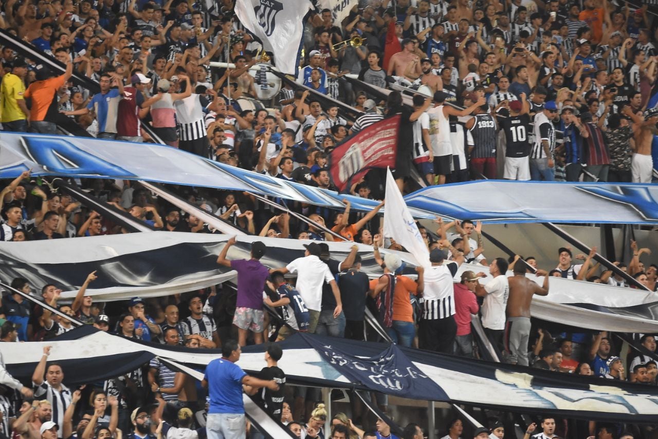 El Kempes fue una fiesta albiazul en la reanudación de la Superliga. Foto: Lucio Casalla / ElDoce.tv