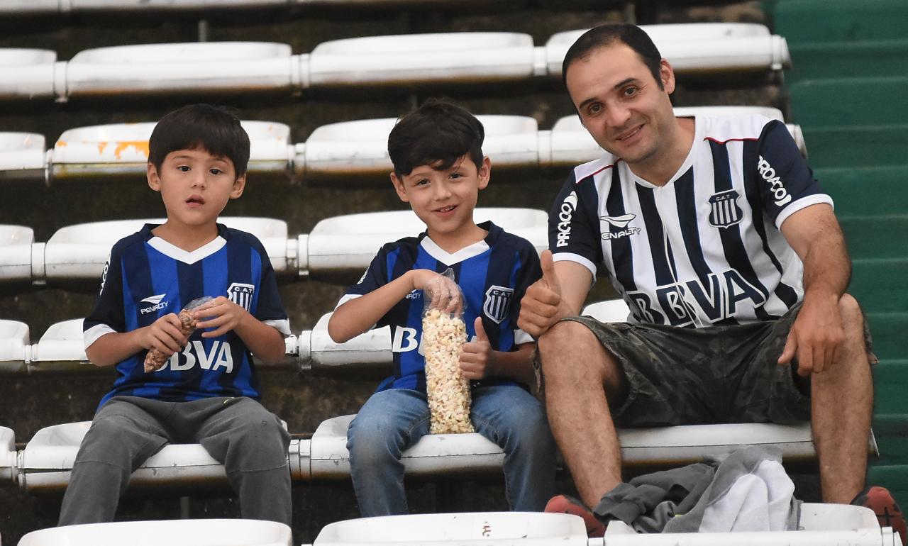 El Kempes fue una fiesta albiazul en la reanudación de la Superliga. Foto: Lucio Casalla / ElDoce.tv