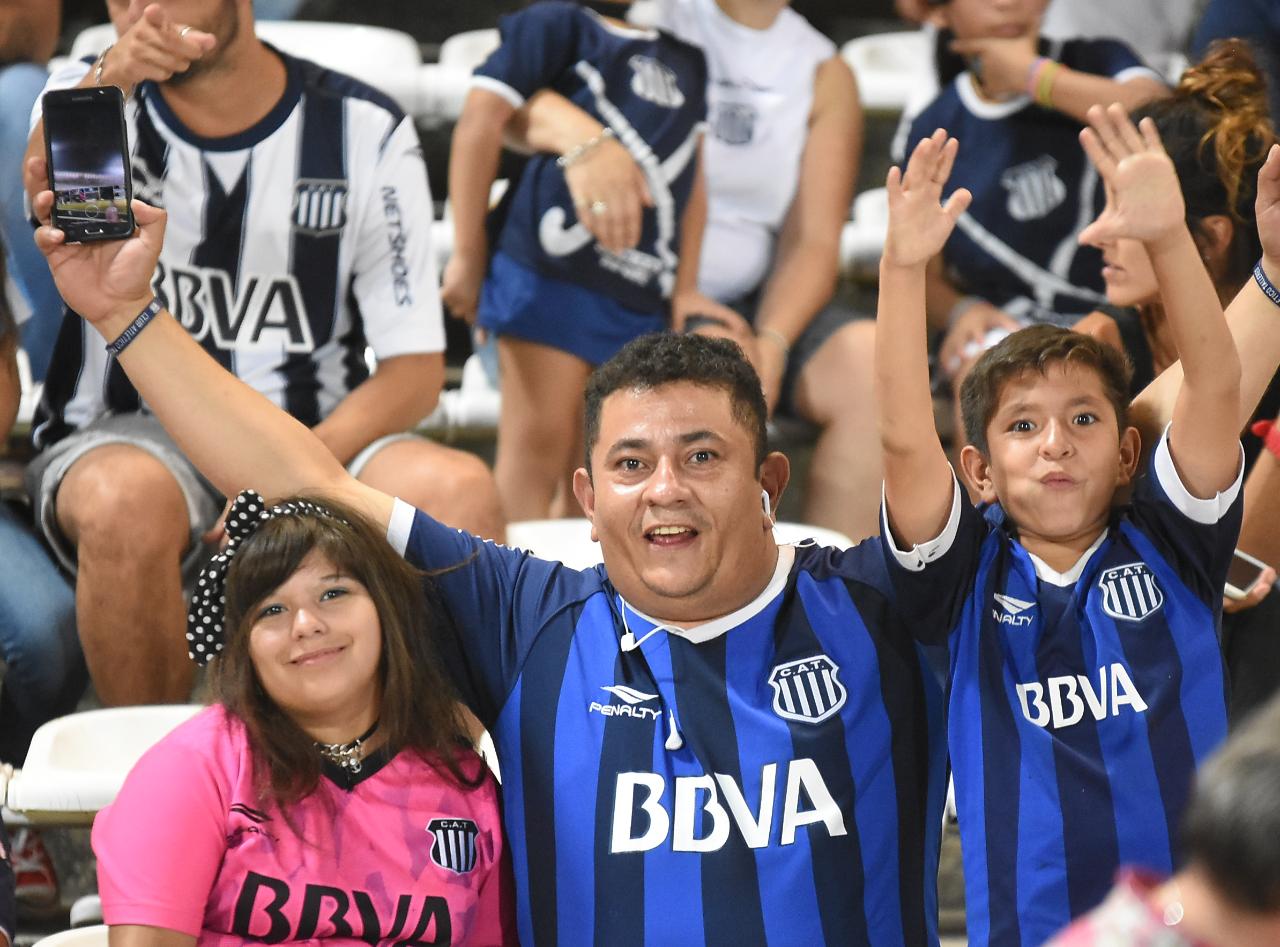 El Kempes fue una fiesta albiazul en la reanudación de la Superliga. Foto: Lucio Casalla / ElDoce.tv