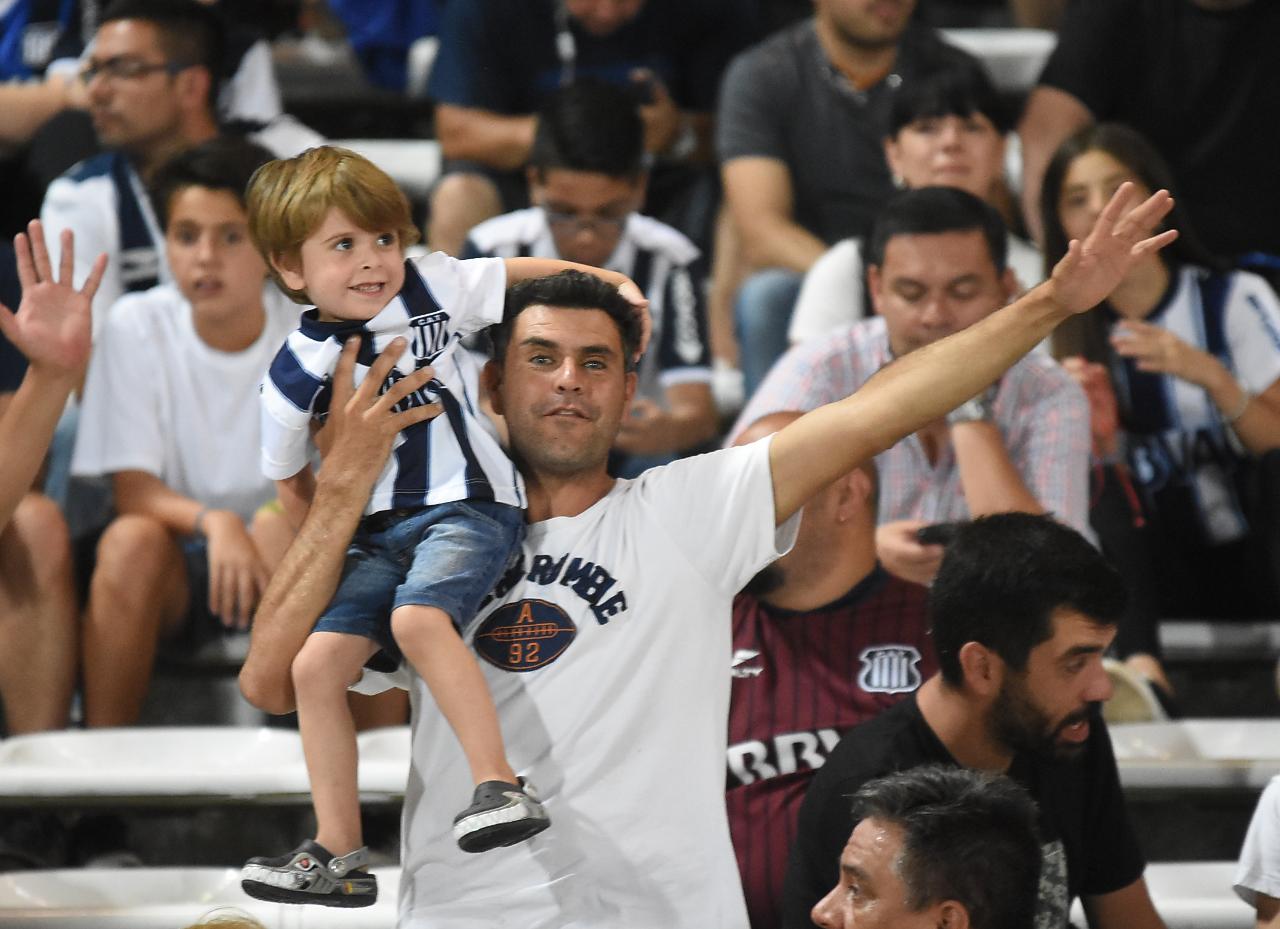 El Kempes fue una fiesta albiazul en la reanudación de la Superliga. Foto: Lucio Casalla / ElDoce.tv