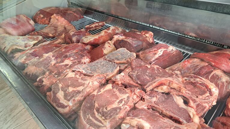 El kilo de costilla sigue superando los $7 mil. Foto: Juan Pablo Lavisse / El Doce.
