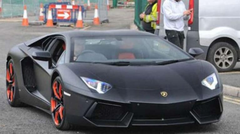 El Kun Agüero vende su Lamborghini y lo definió como su “compra más inútil”