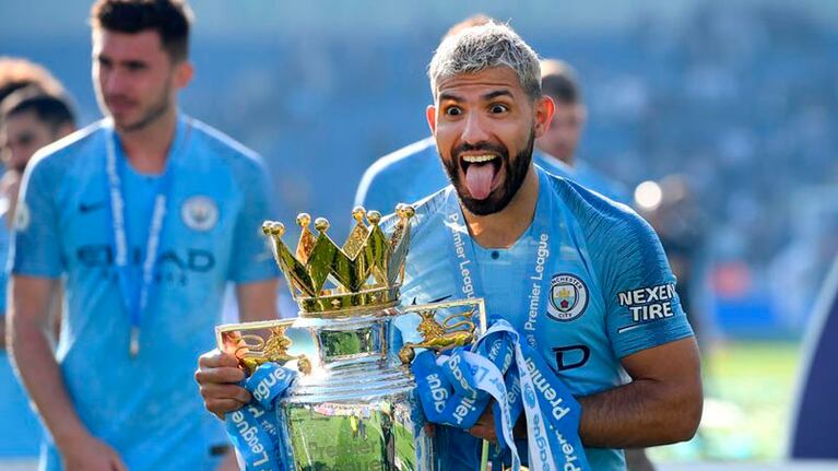 El Kun y su último título con el City.