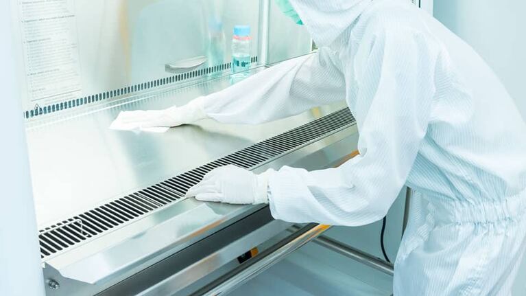 El laboratorio presentó una demanda de un millón de dólares.