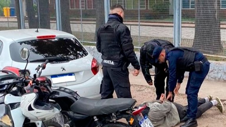 El ladrón fue detenido en la puerta del Colegio Alemán.
