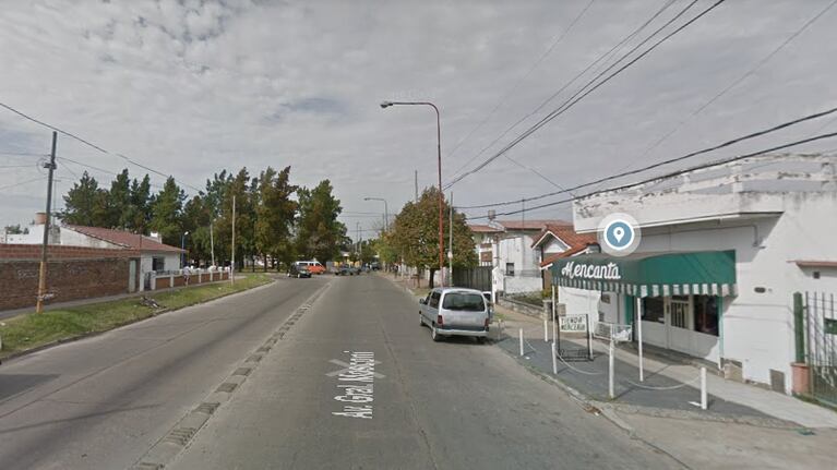 El ladrón huyó y está prófugo.
