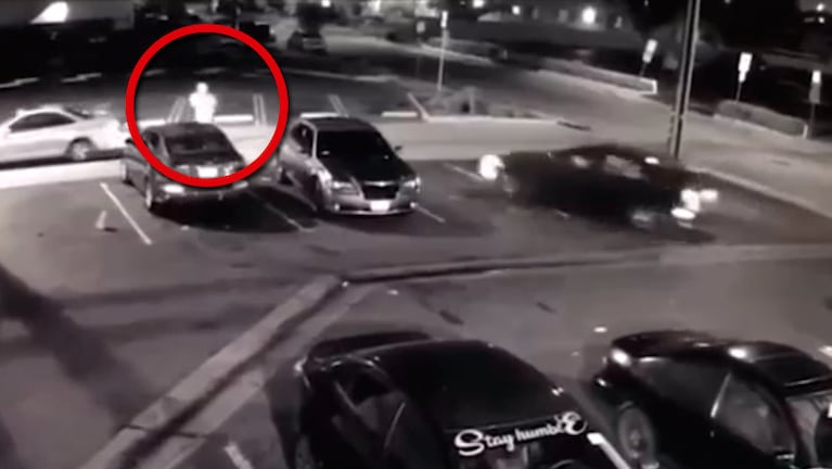 El ladrón intentó huir pero fue alcanzado por el auto.